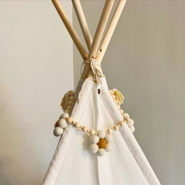 Felt Daisy Wooden Bead Tassel Decal Children's Birthday Scene Setting Props Home Wall Decoration - Image 6