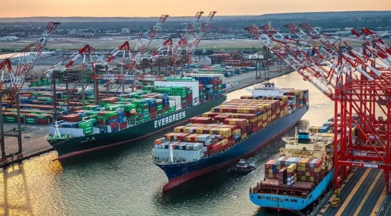 The US Commerce Chief overturns the proposed charges on Chinese language -made ships