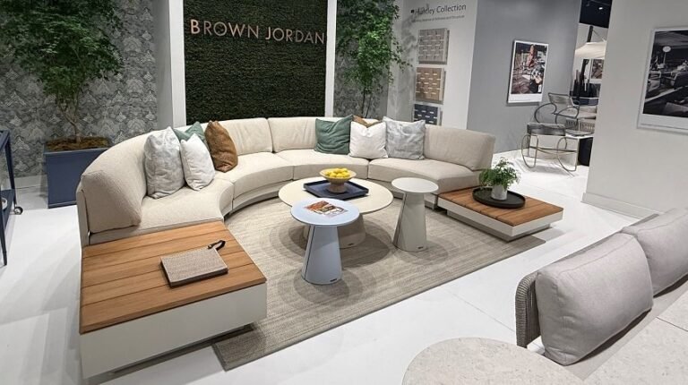 Brown Jordan brings excessive design to excessive level patrons
