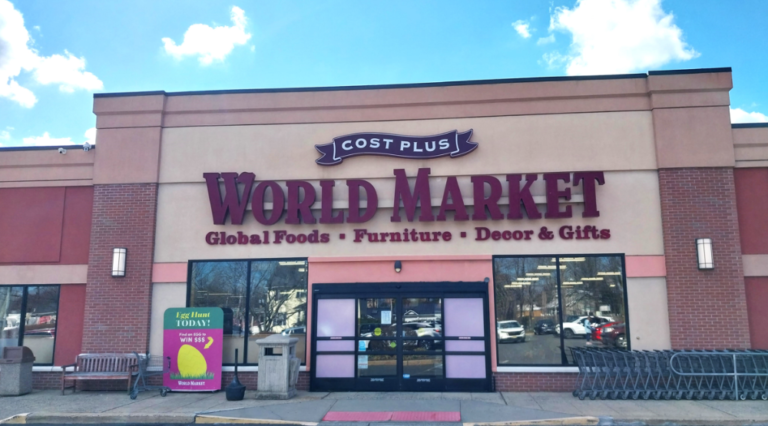 The World Market strikes ahead with the enlargement of the clever retailer